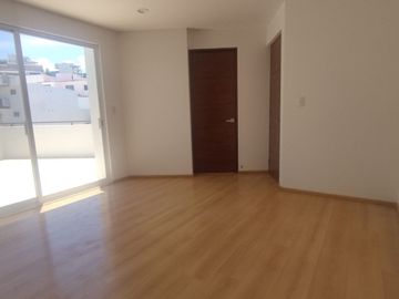 En Venta Casa en Hacienda Real Tejeda, 3 Recamaras, 3.5 Baños, Gran Ubicación !!