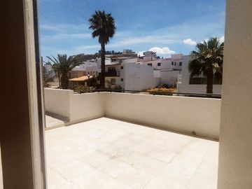 En Venta Casa en Hacienda Real Tejeda, 3 Recamaras, 3.5 Baños, Gran Ubicación !!