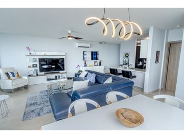 Beauty on the Beach! 2 Bed Beach Front Condo