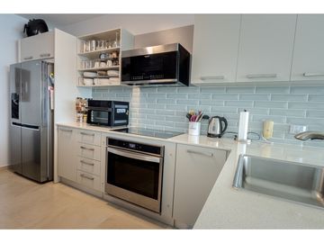 Beauty on the Beach! 2 Bed Beach Front Condo