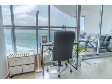 Beauty on the Beach! 2 Bed Beach Front Condo