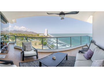Beauty on the Beach! 2 Bed Beach Front Condo