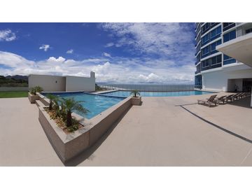 Beauty on the Beach! 2 Bed Beach Front Condo