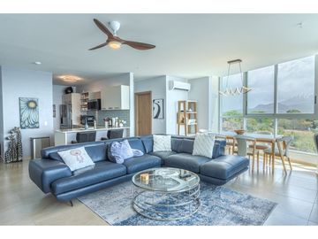 Beauty on the Beach! 2 Bed Beach Front Condo