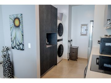 Beauty on the Beach! 2 Bed Beach Front Condo