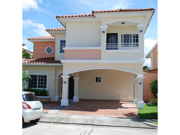 Venta de Super  Amplia y Hermosa Casa  Zonas Privada 369  mts2