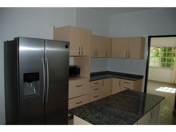 Venta de Super  Amplia y Hermosa Casa  Zonas Privada 369  mts2