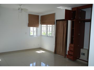Venta de Super  Amplia y Hermosa Casa  Zonas Privada 369  mts2
