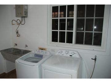 Venta de Super  Amplia y Hermosa Casa  Zonas Privada 369  mts2