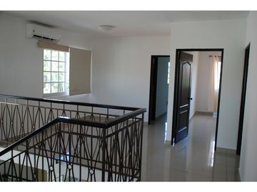Venta de Super  Amplia y Hermosa Casa  Zonas Privada 369  mts2