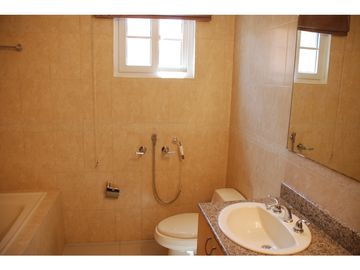 Venta de Super  Amplia y Hermosa Casa  Zonas Privada 369  mts2