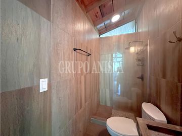 OPORTUNIDAD! Se Vende Casa en Altos del Maria en Zona Alta