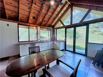 OPORTUNIDAD! Se Vende Casa en Altos del Maria en Zona Alta