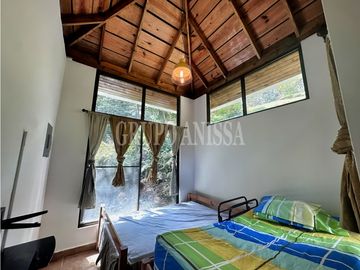 OPORTUNIDAD! Se Vende Casa en Altos del Maria en Zona Alta