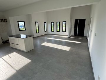 Casa en venta en Tristan Suarez