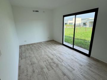 Casa en venta en Tristan Suarez