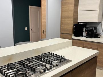Residencia de Lujo en Valle Poniente