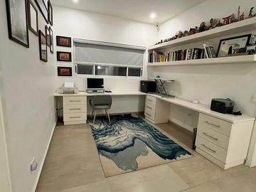 Residencia de Lujo en Valle Poniente