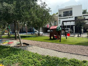 Residencia de Lujo en Valle Poniente