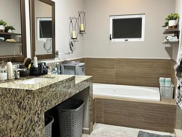 Residencia de Lujo en Valle Poniente