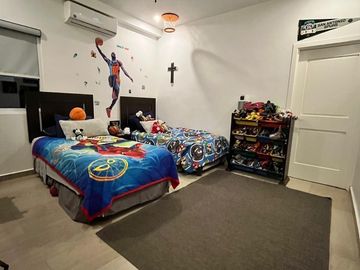 Residencia de Lujo en Valle Poniente