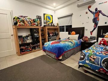 Residencia de Lujo en Valle Poniente