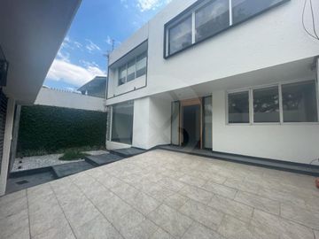 Casa en venta en Lomas de San Angel Inn