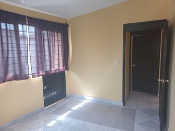 Casa en esquina bien ubicada