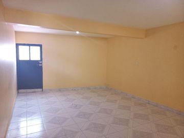 Casa en esquina bien ubicada