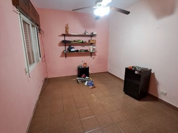 Casa PH en venta en Lanus Oeste