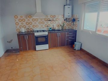 Casa PH en venta en Lanus Oeste