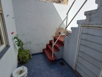 Casa PH en venta en Lanus Oeste