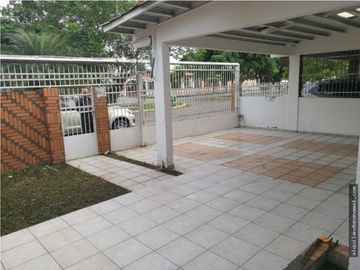 SE VENDE CASA COMERCIAL EN CHANIS