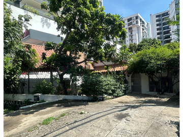 SE VENDE CASA CON TERRENO EN COCO DEL MAR