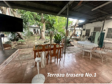SE VENDE CASA CON TERRENO EN COCO DEL MAR