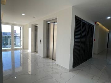 Departamento de lujo en la Zona Diamante. Puerta de Hierro.