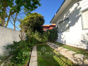 Venta de amplia casa en privilegiado sector de Bosques de Montemar