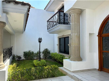 Hermosa Casa en la arbide