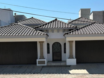 Hermosa Casa en la arbide