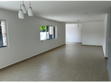Excelente casa en Gran Jardin