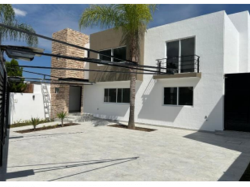Excelente casa en Gran Jardin