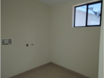 VENDE CASA EN MALIBU - ALHAMBRA