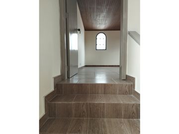 VENDE CASA EN MALIBU - ALHAMBRA
