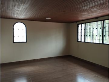 VENDE CASA EN MALIBU - ALHAMBRA
