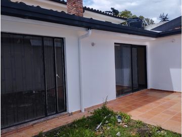 VENDE CASA EN MALIBU - ALHAMBRA