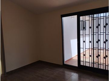 VENDE CASA EN MALIBU - ALHAMBRA