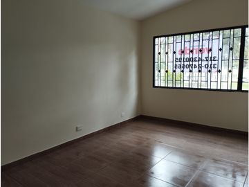 VENDE CASA EN MALIBU - ALHAMBRA