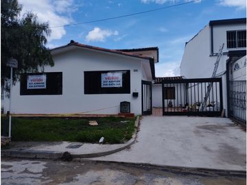 VENDE CASA EN MALIBU - ALHAMBRA