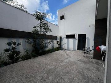 Casa en Venta en Zona Colinas de San Jerónimo, Monterrey N.L