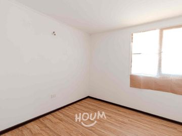 CASA EN SECTOR RESIDENCIAL CON AMPLIO PATIO